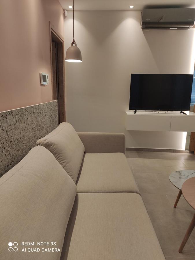 Pink Rose Luxury And Comfort Apartment At The Centre Of Preveza Luaran gambar